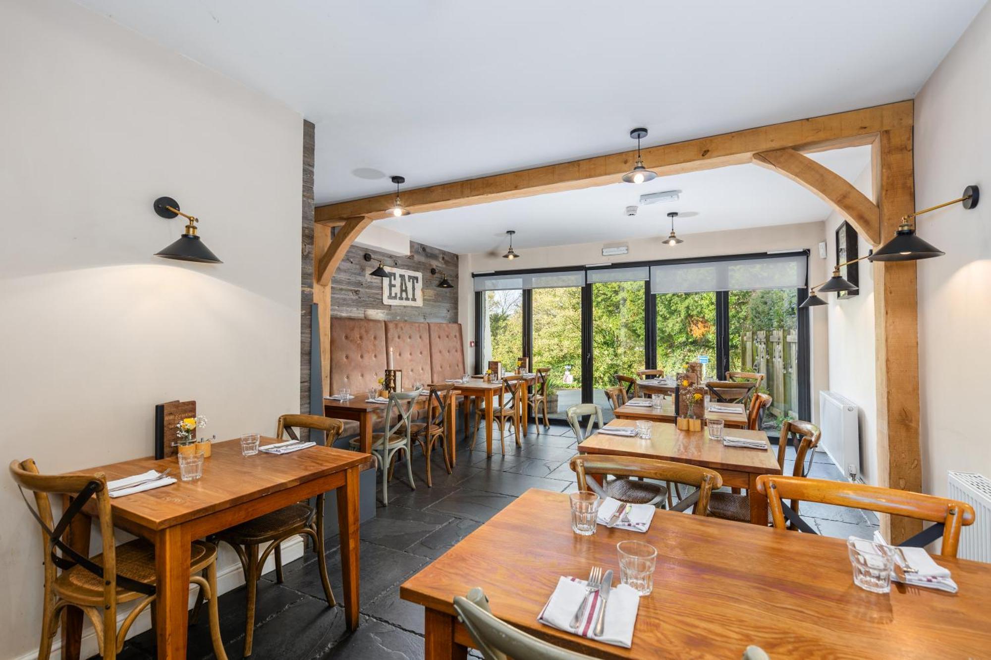 The Hare And Hounds, Levens Hotel Екстериор снимка